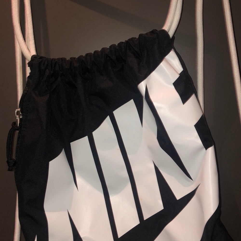 Nike Bag - Picture 2 of 2